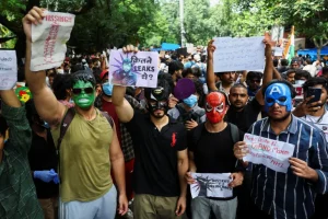 2026-07-22T142910Z_997975264_RC2WIMAG0V6M_RTRMADP_3_INDIA-POLITICS-PROTESTS-1784791091